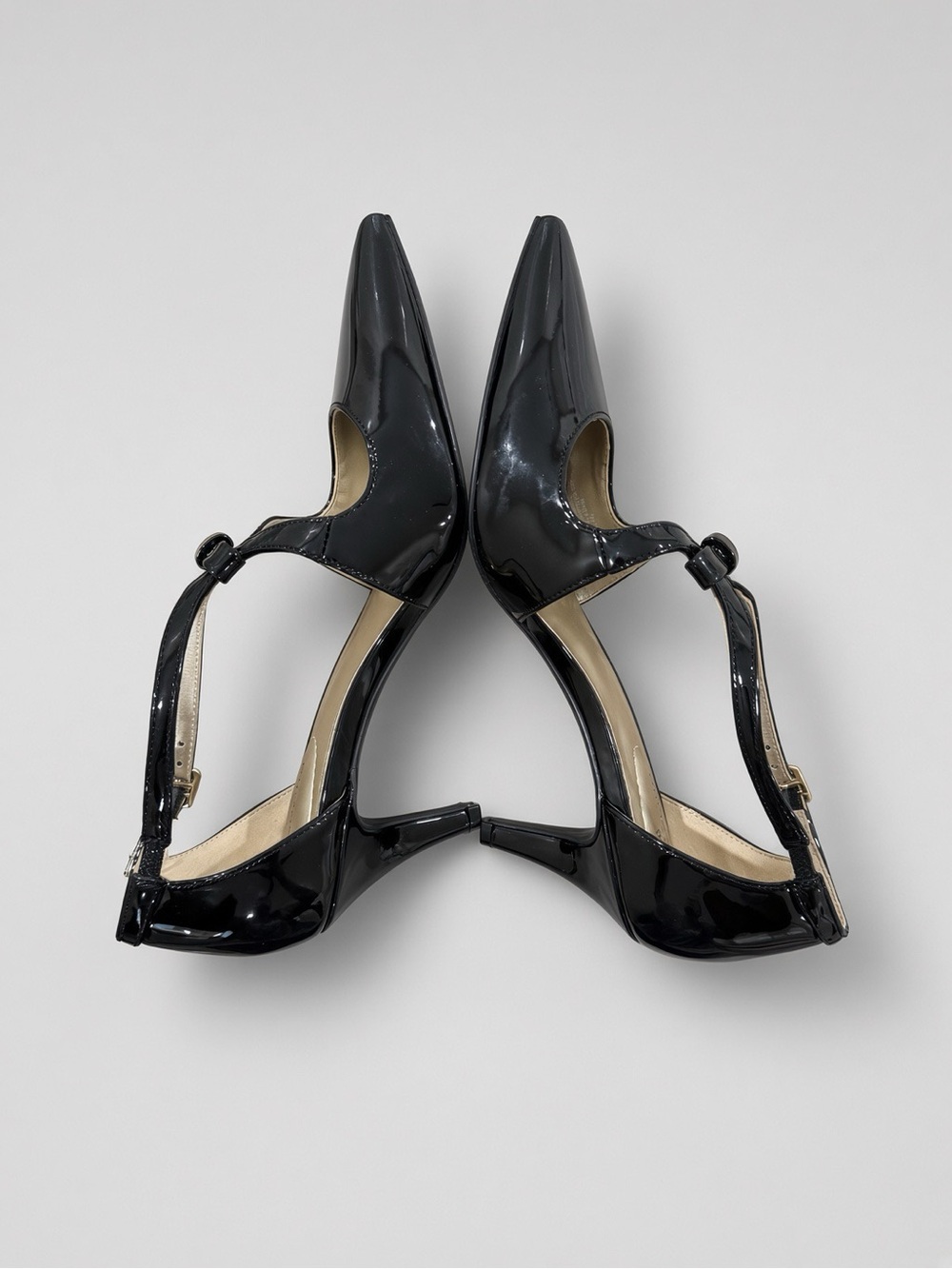 Bandolino Black Patent T-Strap Kitten Heel Bow Pump Size 7M - Picture 5 of 6